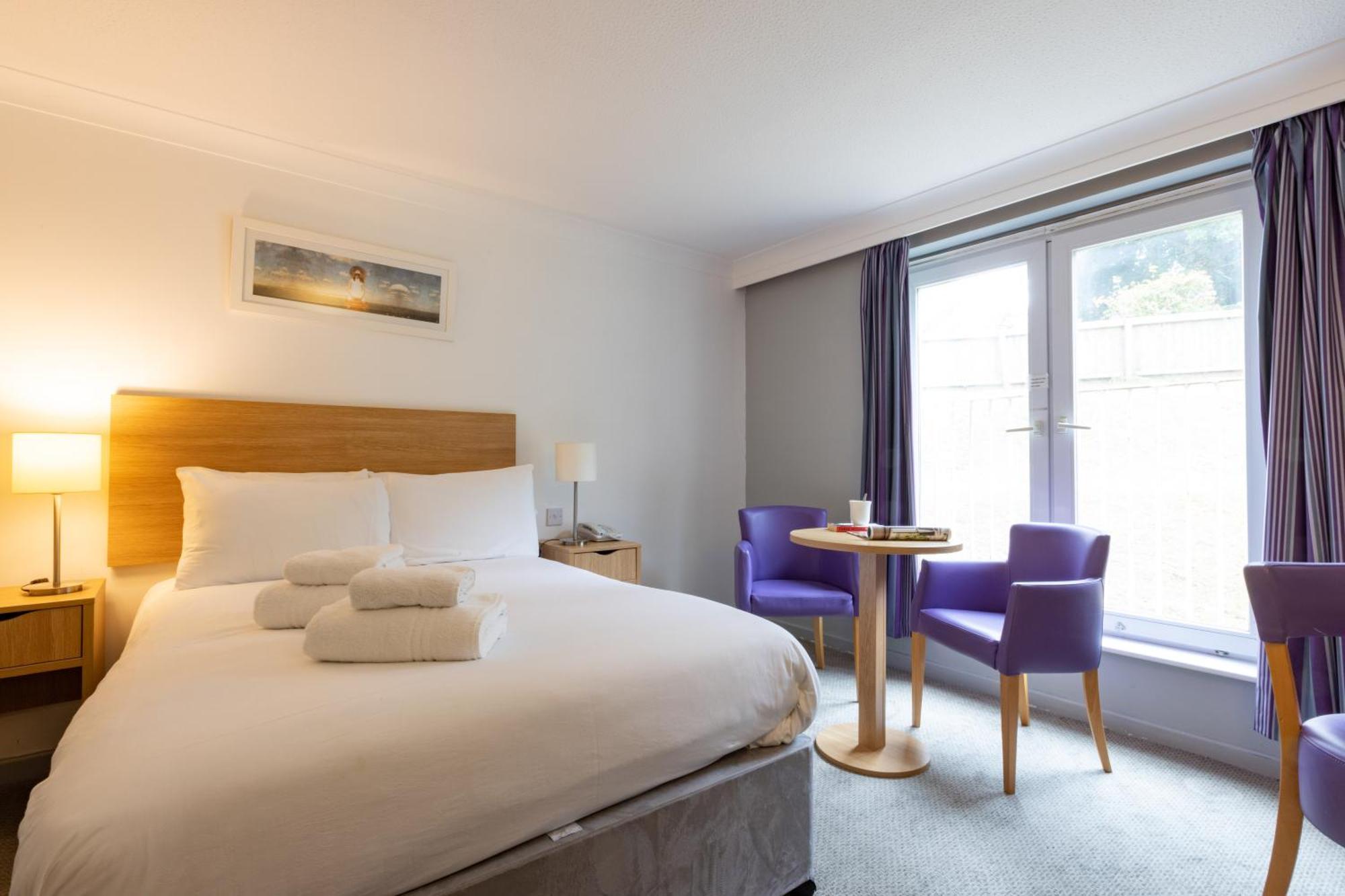 The Broadway Park Hotel 샌다운 외부 사진